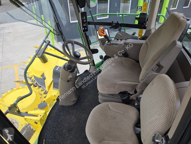 John Deere  8400 mit Kemper 460 Plus silage
