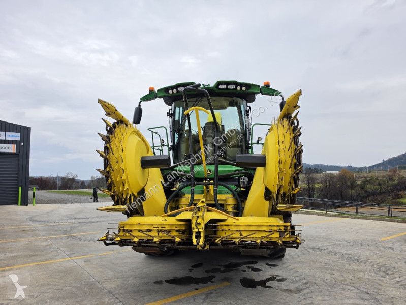 John Deere  8400 mit Kemper 460 Plus silage