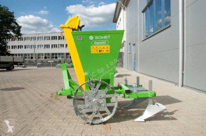 Bomet Kartoffelpflanzmaschine / Potato planter / Planteuse de pomme de terre / Piantapatate / Sadzarka ziemniaków