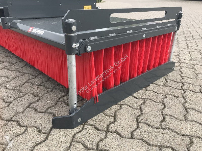 Équipements   Kehrbesen KB 28