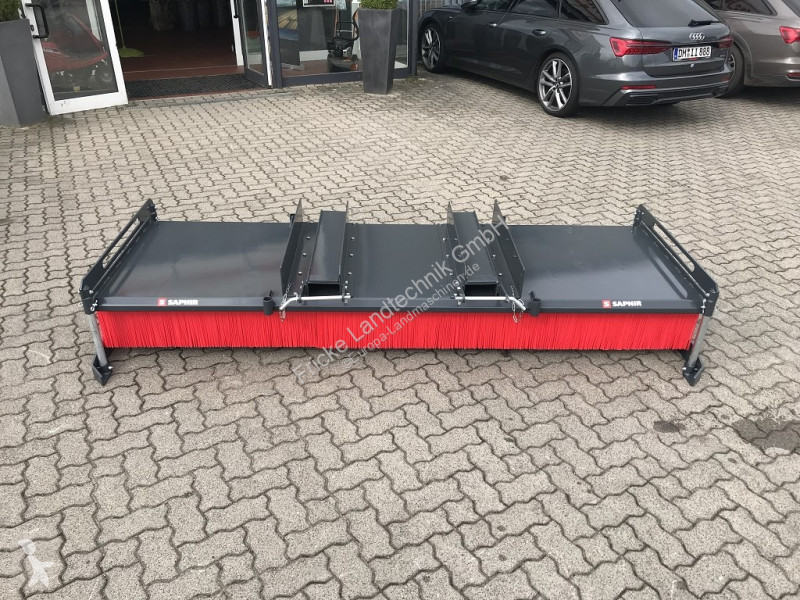 Équipements   Kehrbesen KB 28