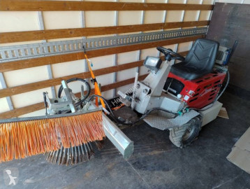 Cochet farm loader