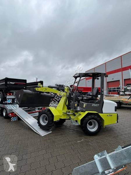 معدات تربية المواشي Fliegl 2527