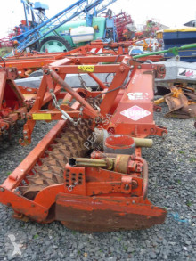Aperos accionados para trabajo del suelo Kuhn HR 302 M Grada rotatoria usado