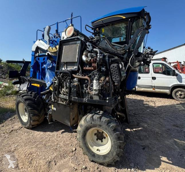 Viti-viniculture New Holland BRAUD 7030L...