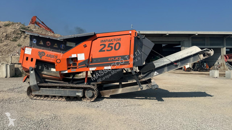 Drvenie, recyklácia Arjes Impaktor 250 EVO