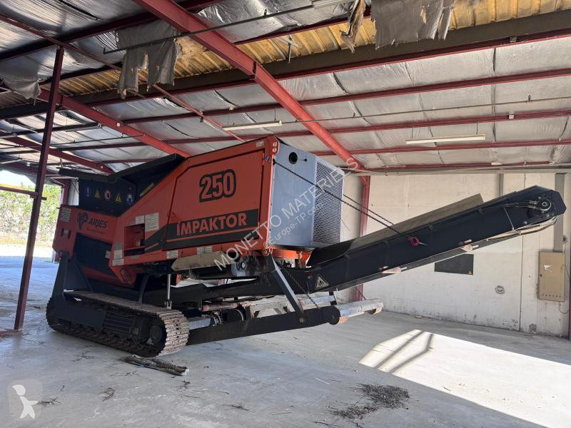 Breken, recyclen   IMPACTOR 250