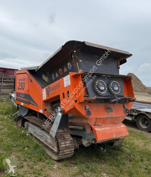 Drvenie, recyklácia   Arjes 250 Impaktor evo