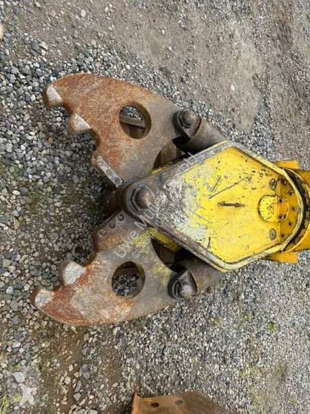 Drvenie, recyklácia  CB 950 Beton Abbruchschere...