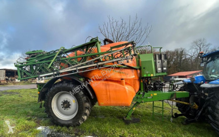 Pulvérisateur traîné Amazone