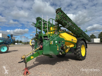 John Deere Vontatott permetezőgép