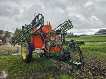 Trailed sprayer