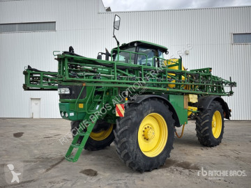 Samohybný rozprašovač John Deere