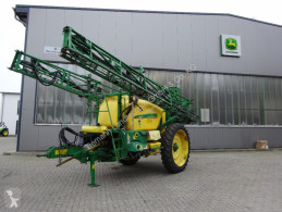 Pulverizador arrastrado John Deere 740I