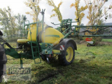 Getrokken veldspuit John Deere 740