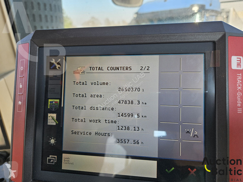 Horsch Leeb 8 GS spraying
