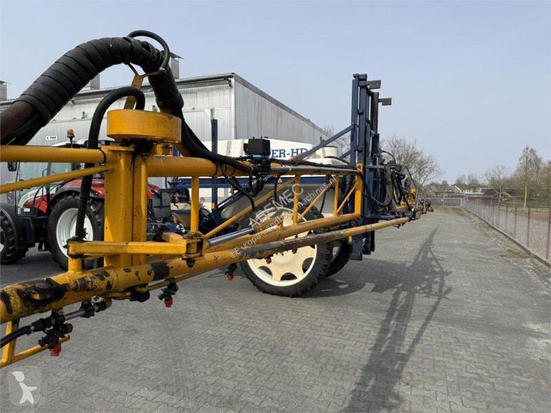 Veldspuit getrokken 30 meter spraying