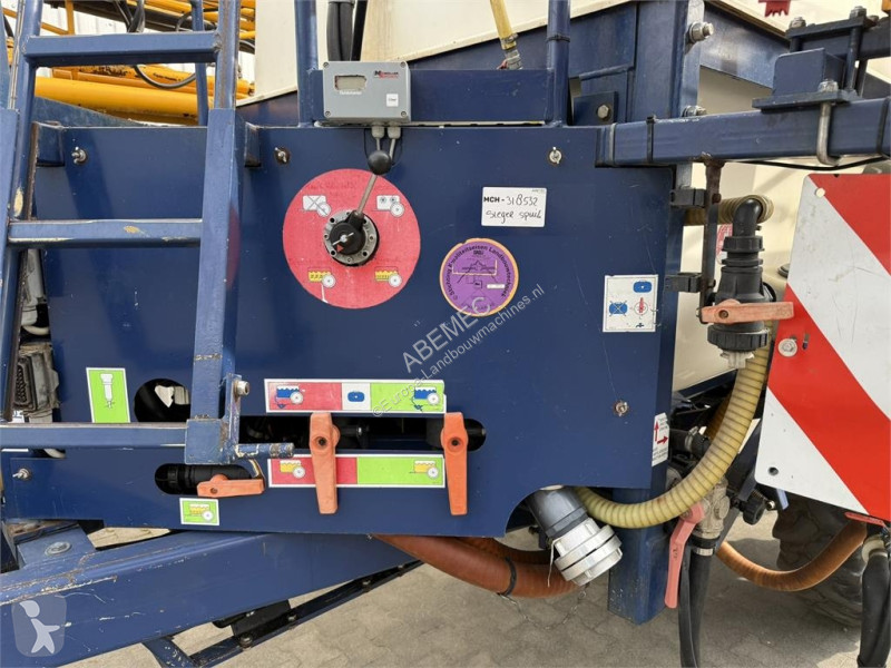 Veldspuit getrokken 30 meter spraying