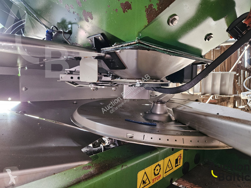 Amazone ZA-M ultra spraying
