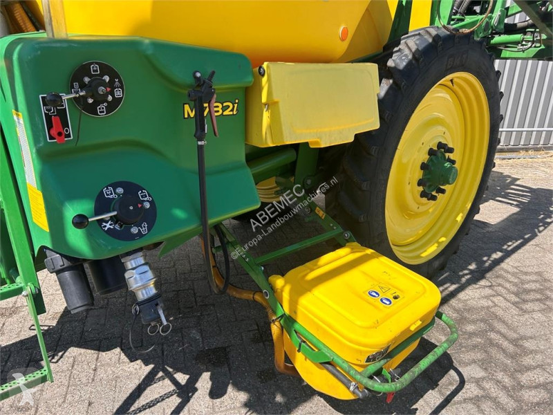 Besprutning John Deere M732i veldspuit