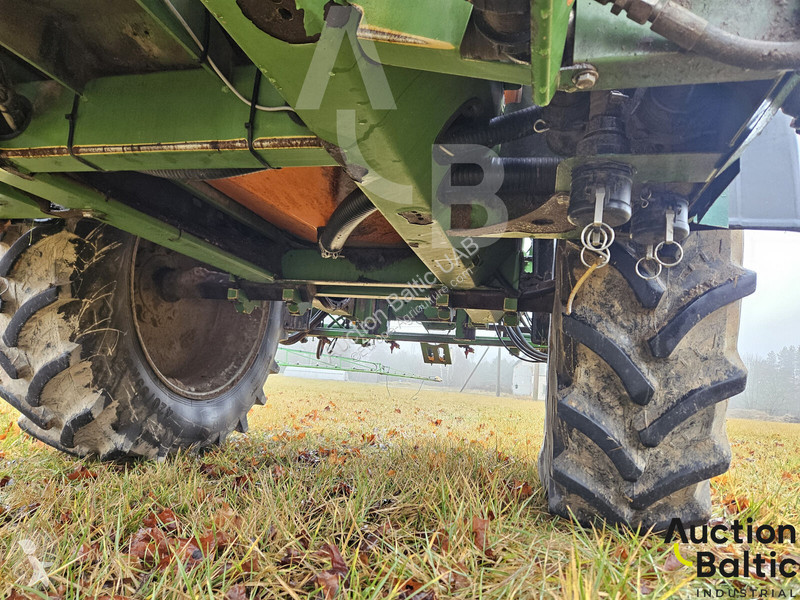 Amazone UG 3000 spraying