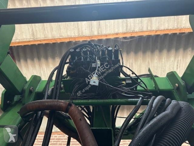 Pulvérisation John Deere 832