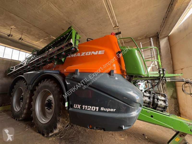 Amazone  UX11201 Super 36m spraying