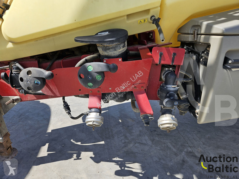 Hardi Commander 4500 spraying