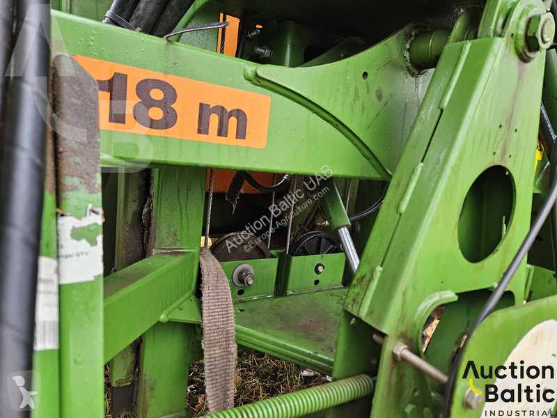 Amazone UG 3000 spraying