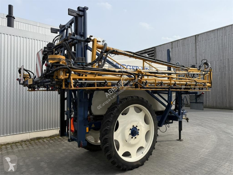Veldspuit getrokken 30 meter spraying