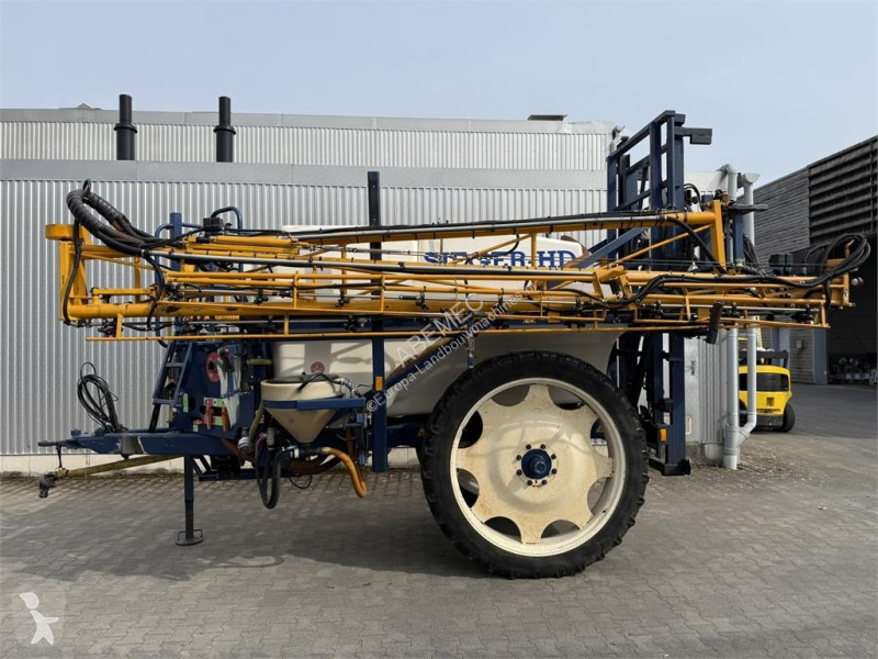 Veldspuit getrokken 30 meter spraying