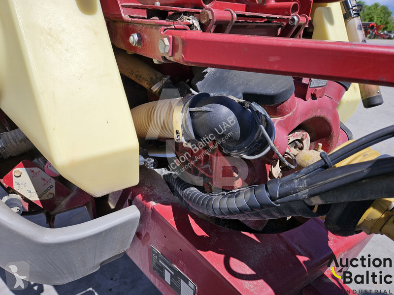 Hardi Commander 4500 spraying