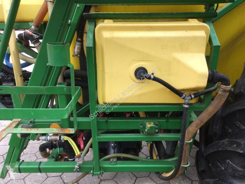 Pulverización John Deere 638 # 3800l/27m