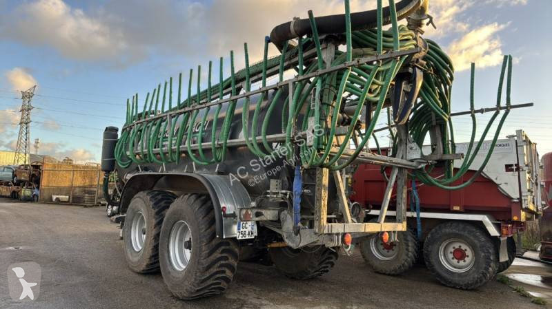 Mauguin Cyclone 16700 spraying
