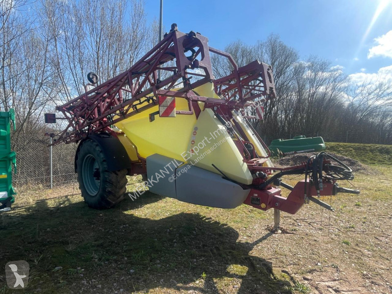 Hardi  Commander 4400 spraying