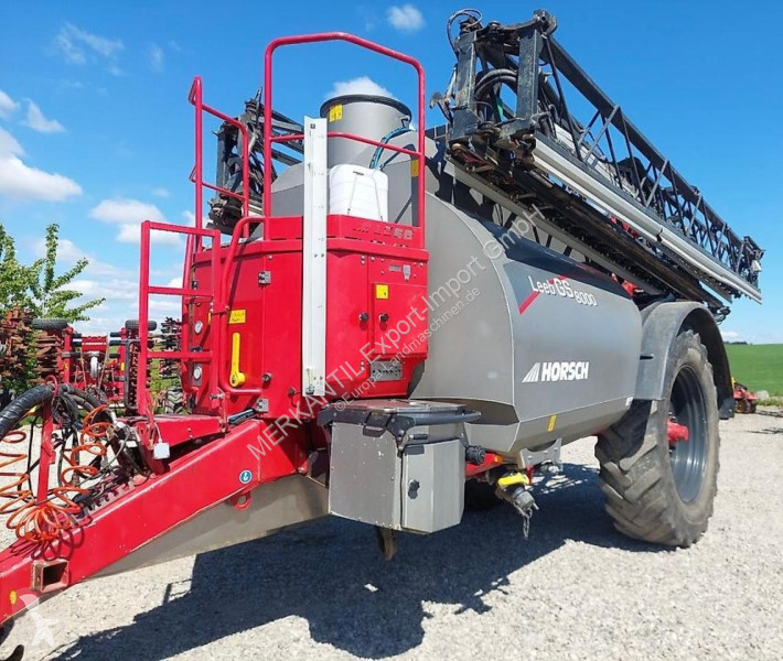 Horsch  Leeb GS 8000 spraying