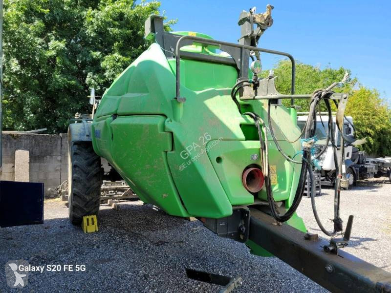 Tecnoma TECNIS 3500 spraying