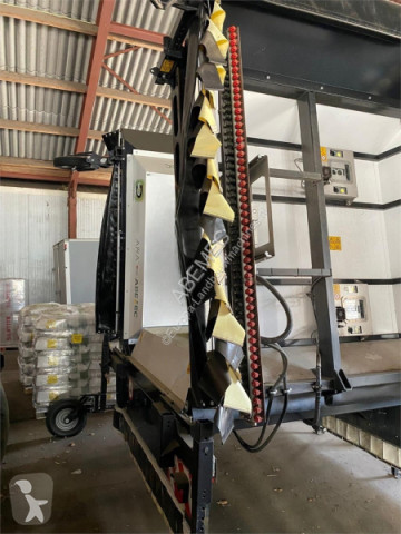 Self-propelled sprayer