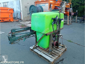 Self-propelled sprayer