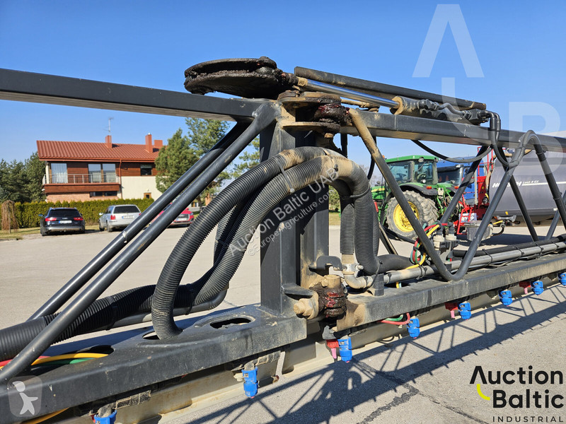 Horsch Leeb 8 GS spraying