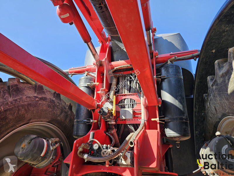 Horsch Leeb 8 GS spraying