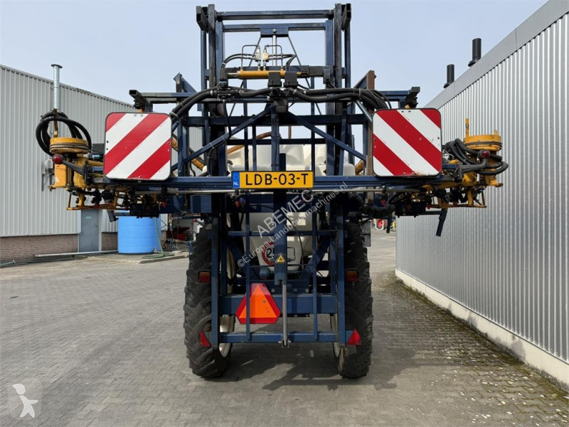 Veldspuit getrokken 30 meter spraying