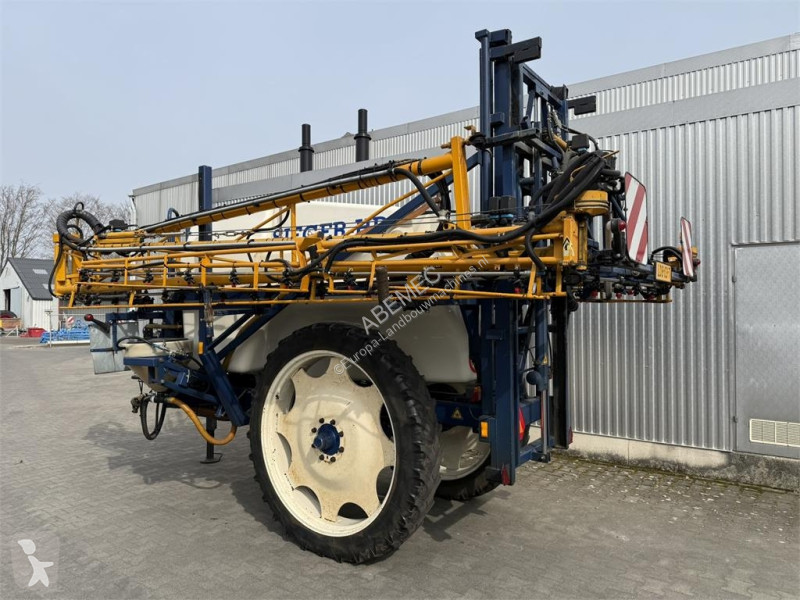 Veldspuit getrokken 30 meter spraying