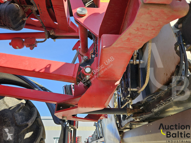 Horsch Leeb 8 GS spraying