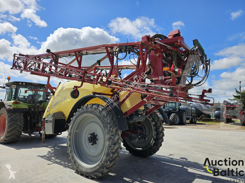 Hardi Commander 4500 spraying