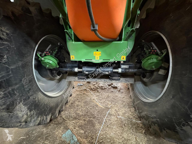 Amazone  UX11201 Super 36m spraying