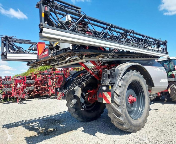 Horsch  Leeb GS 8000 spraying