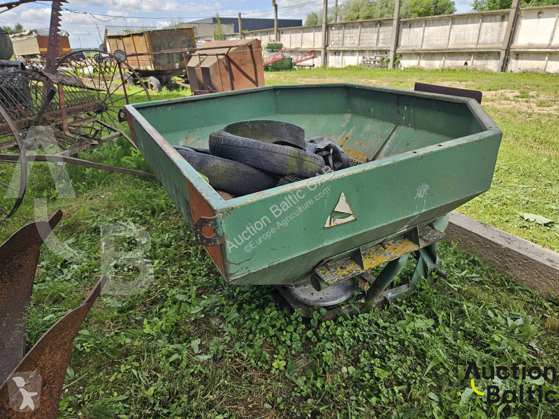 Sprøjtning  mašinų gamykla TRB-1200