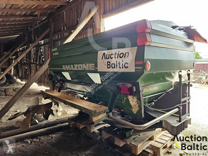 Amazone ZA-M ultra spraying