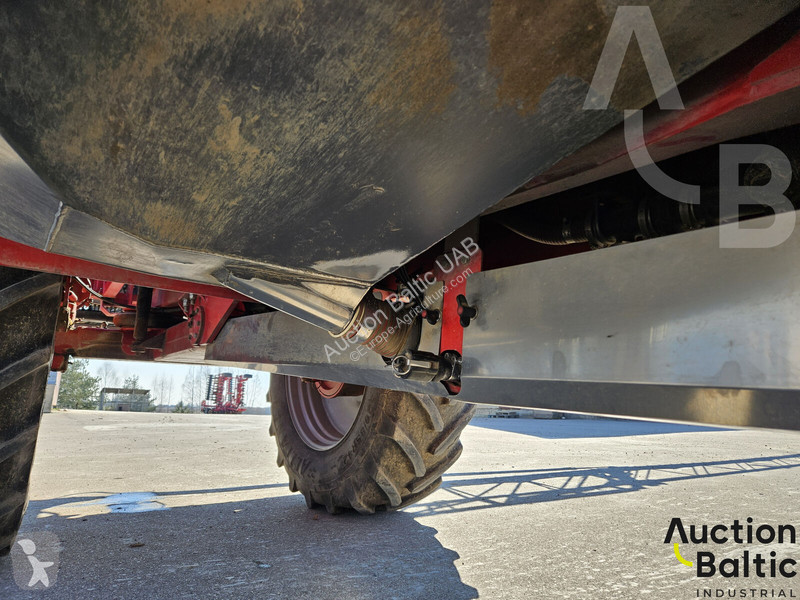Horsch Leeb 8 GS spraying